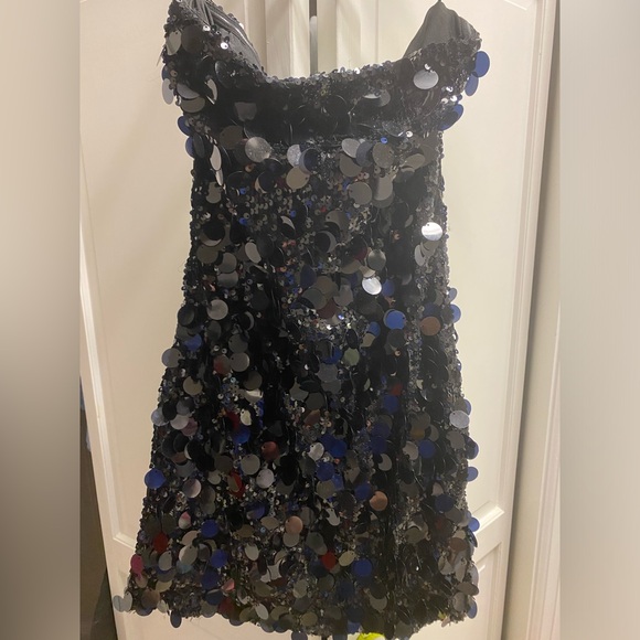EDIKTED Small Samba Sequin Strapless Mini Dress - Picture 4 of 4